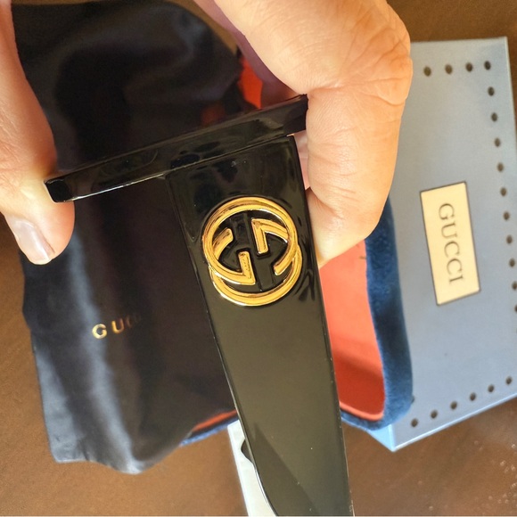 Gucci Black Sunglasses - Picture 5 of 7